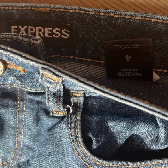 Express-Jean Ripped Shorts - Picture 3 of 3